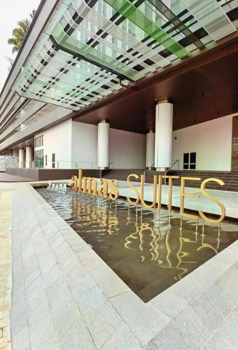 C0704 Almas Suite Seaview & Netflix Stay Nusajaya  Exterior photo